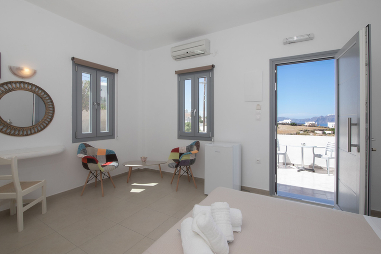 Bedroom 5, Thira's Dolphin, South Aegean