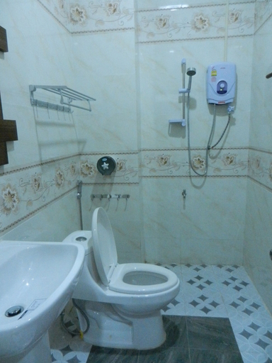 Bathroom, NuttyPhoy Hotel, Vangvieng
