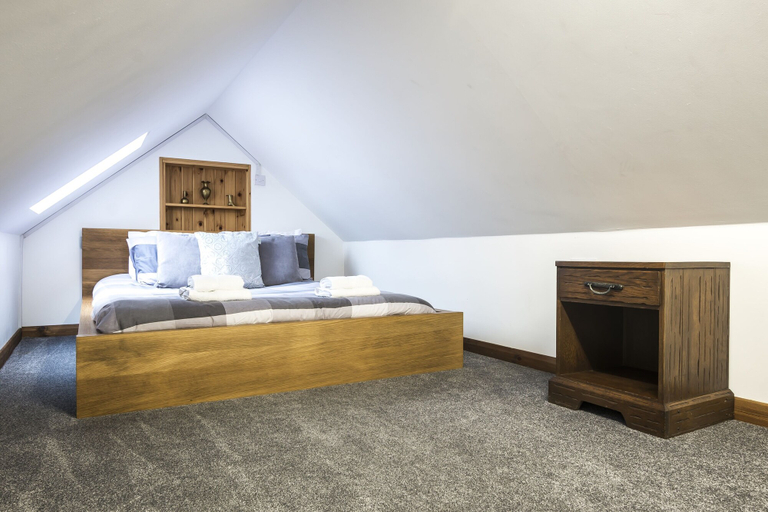 Bedroom 2, Orchard Cottage - Luxury Barn Conversion, Pembrokeshire