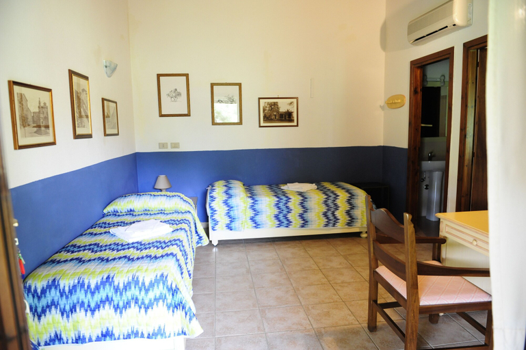 Bedroom 4, Sa Mola, Oristano