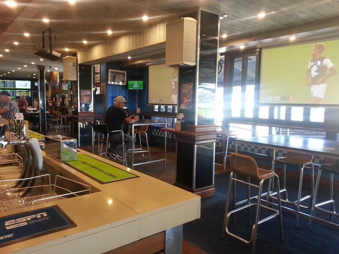 Food & Drinks 4, Grand Tasman Hotel, Port Lincoln