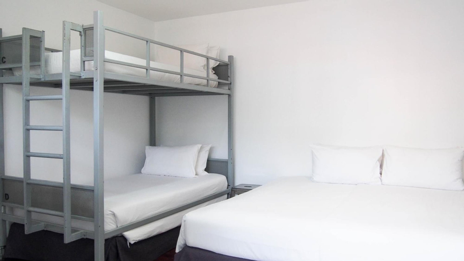 Bedroom 30