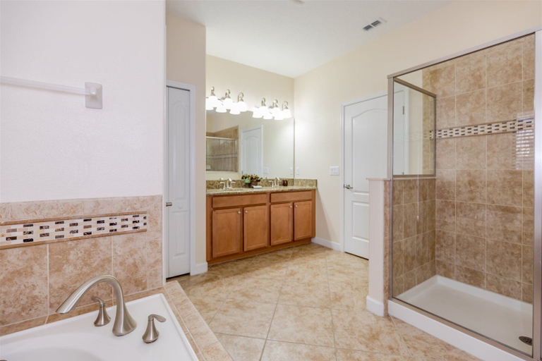 Bathroom 4, Champions_gate_1406, Osceola