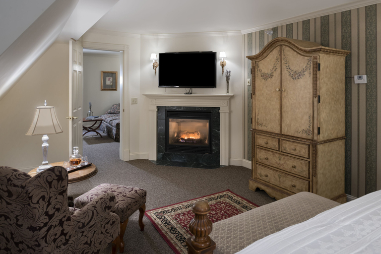 Bedroom 2, The Inn at Thorn Hill & Spa, Carroll