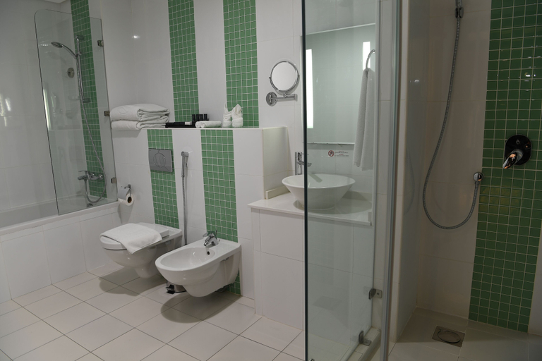 Bathroom 5, Gulf Suites Hotel Amwaj, Muharraq