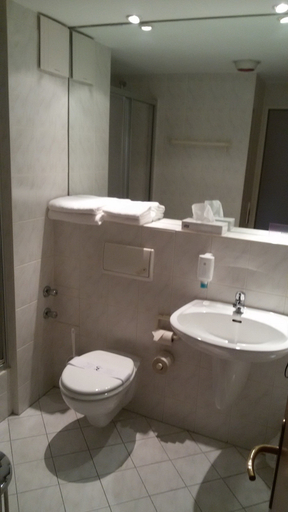Bathroom 4, Solitaire Hotel & Boardinghouse Berlin, Berlin