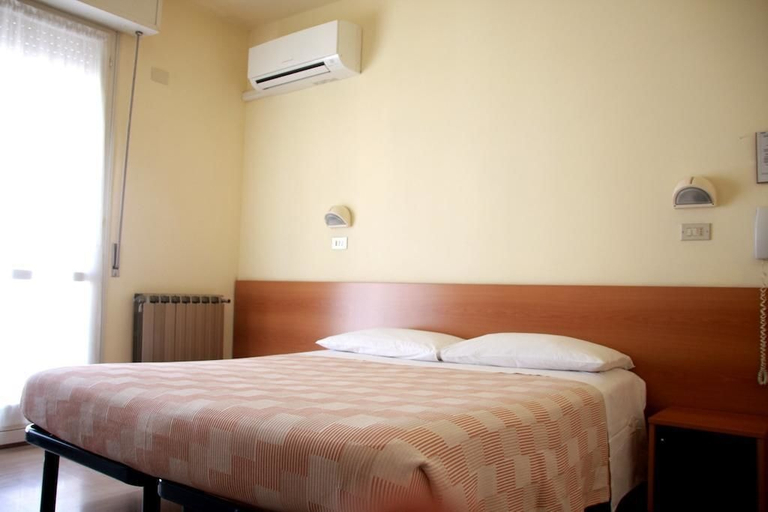 Bedroom 2, Hotel Soave, Ravenna