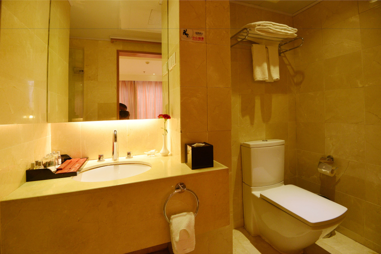 Bathroom 3, Qingdao Wushengguan Holiday Hotel, Qingdao