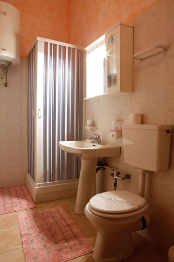 Bathroom 5, Hotel Food Drink, Cosenza
