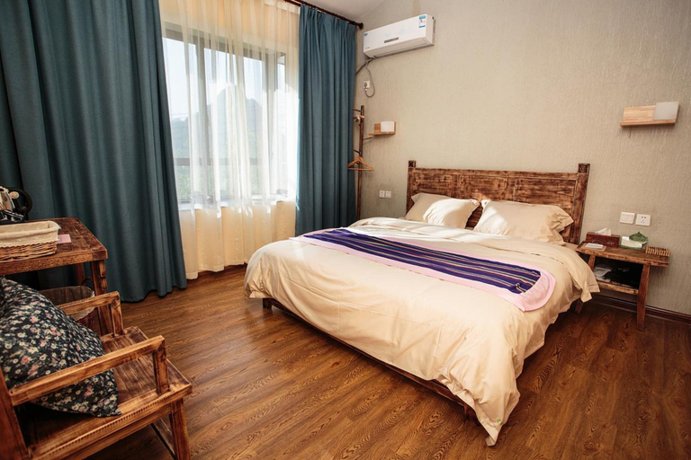 Bedroom 2, Guilin Lotus Hotel, Guilin