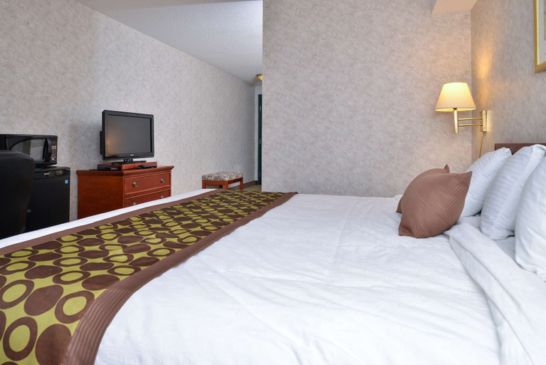 Bedroom 3, Lexington Inn & Suites Windsor, Essex