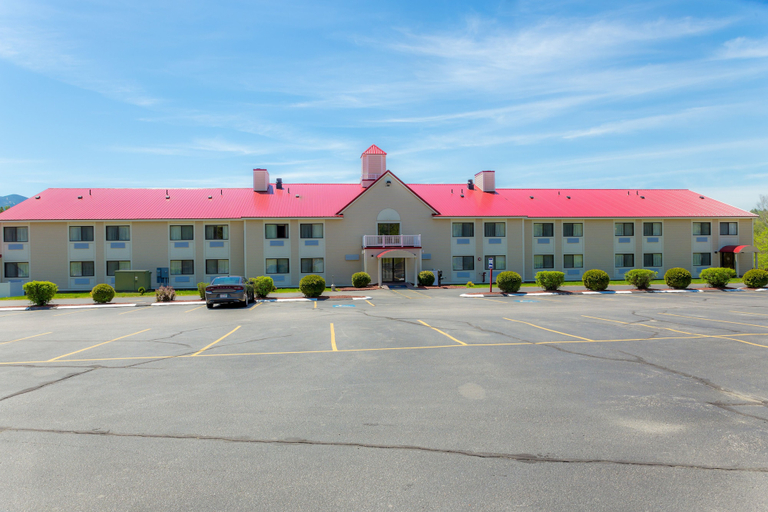 Exterior & Views 2, Best Western White Mountain Inn, Grafton