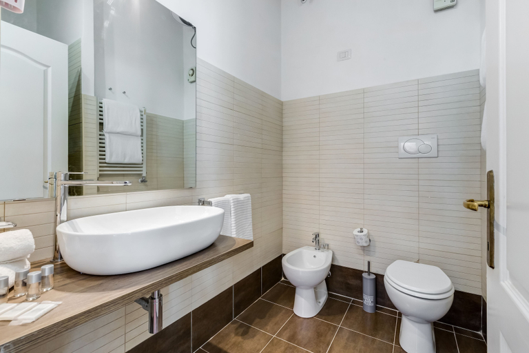 Bathroom 5, Relais Vatican Suites, Rome