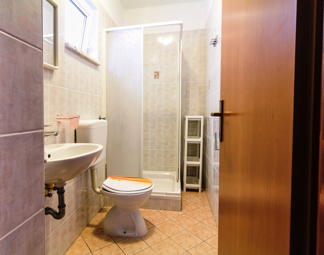 Bathroom 4, Apartments Nicole, Pula