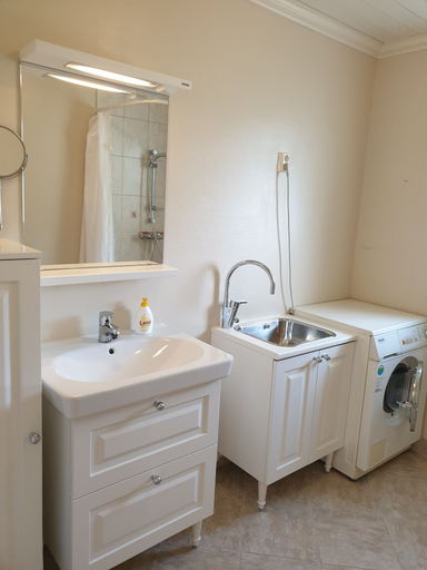 Bathroom 4, Irenegarden, Volda
