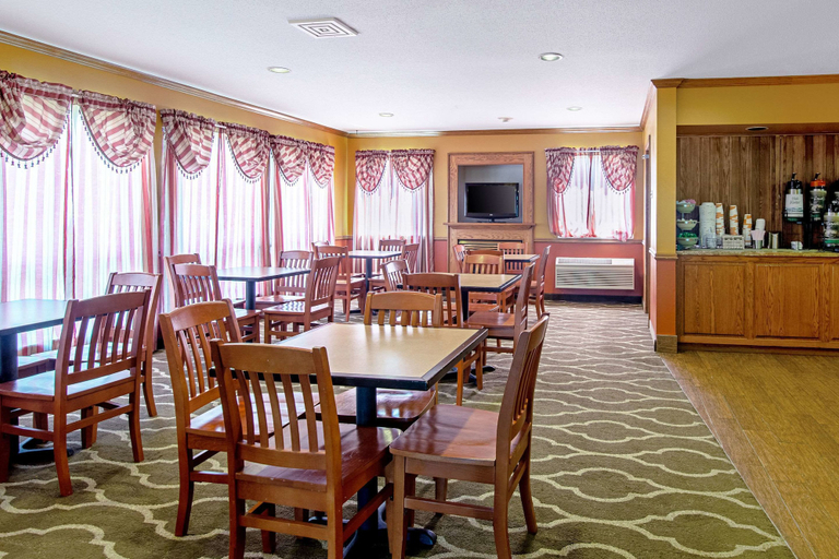 Food & Drinks 5, Quality Inn Huron, Beadle