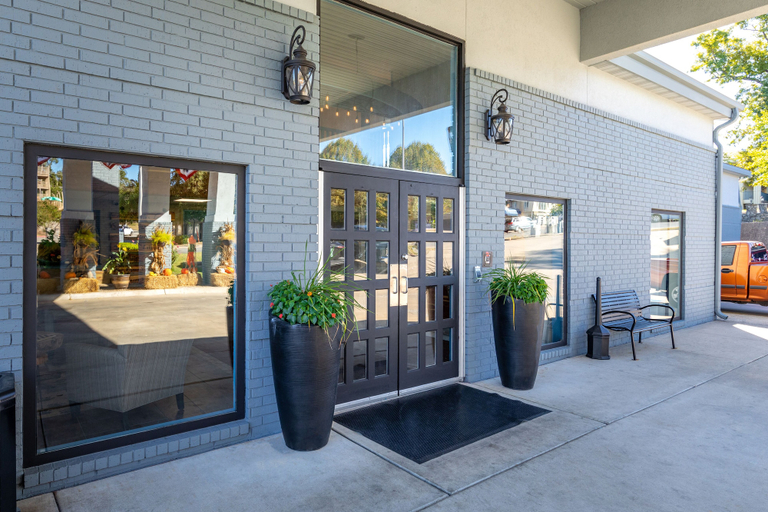 Exterior & Views 2, THE BRANSINN Entertainment District, Taney