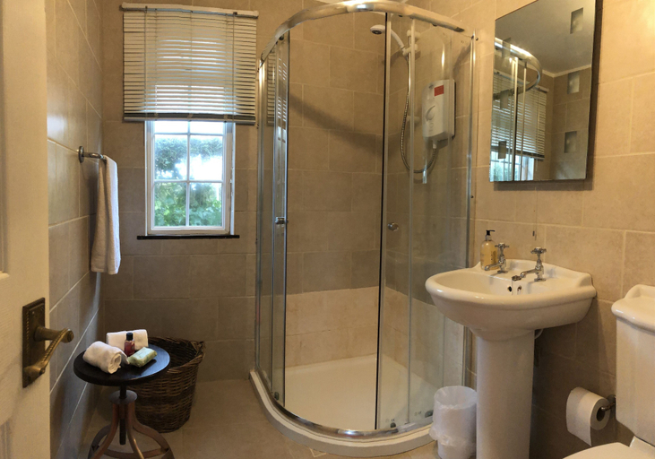 Bathroom 4, Camellia chalet, Cornwall