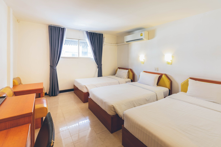 Bedroom 3, Atlas Bangkok Hotel, Wattana