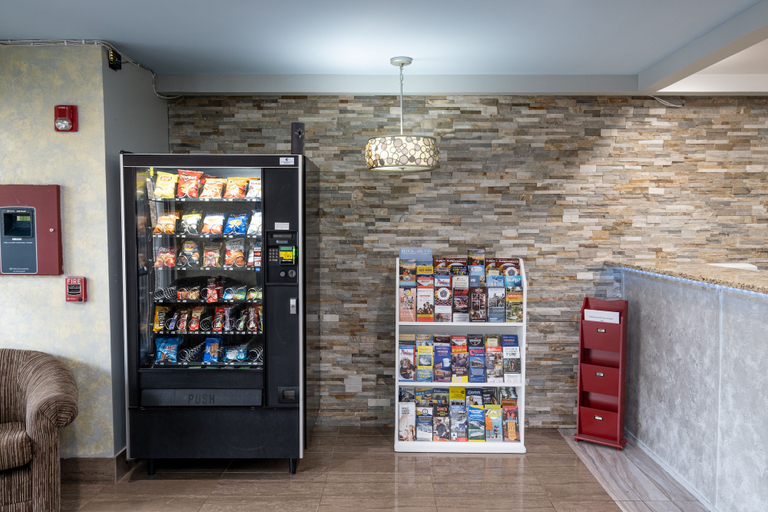 Food & Drinks 5, Hilltop Inn Suites North Stonington, New London