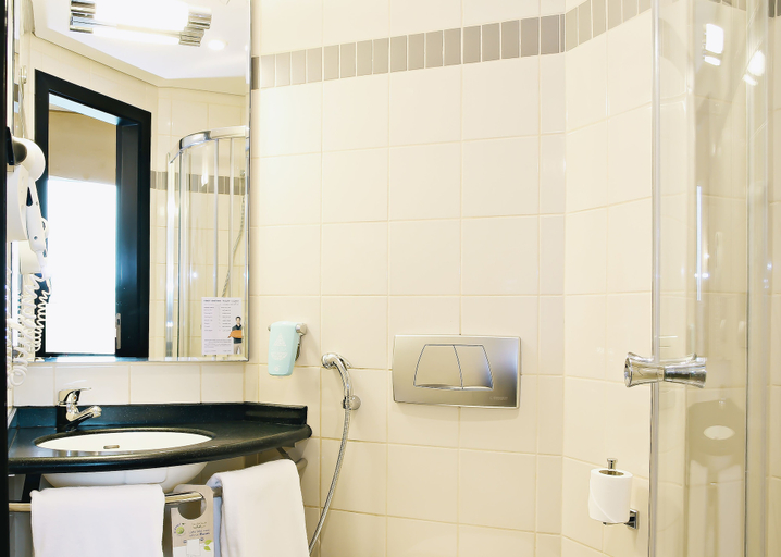 Bathroom 4, ibis Sharq, Kuwait City