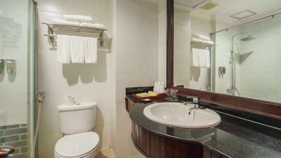 Bathroom 3, Sovan Mealea Hotel, Siem Reap