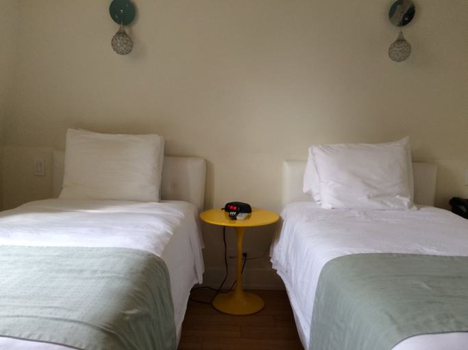 Bedroom 3, Royal Oak Inn, Toronto