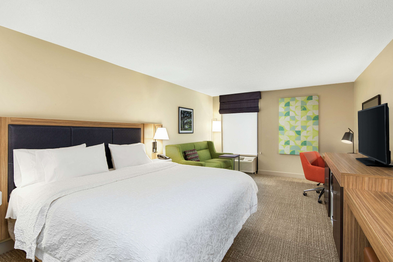 Bedroom 3, Hampton Inn Thomasville, Thomas