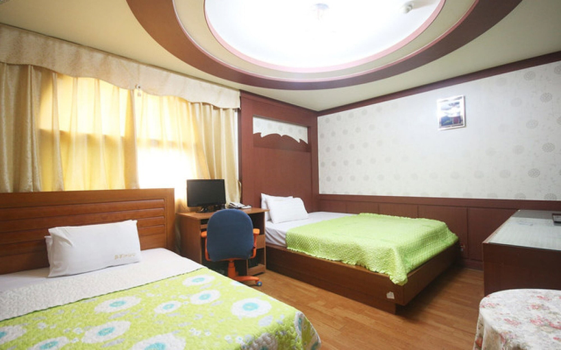 Bedroom 3, Mokpo Sky hotel, Muan