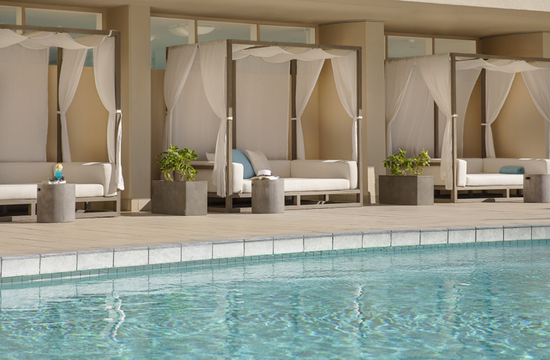 Sport & Beauty 2, The Twin Fin Hotel, Honolulu