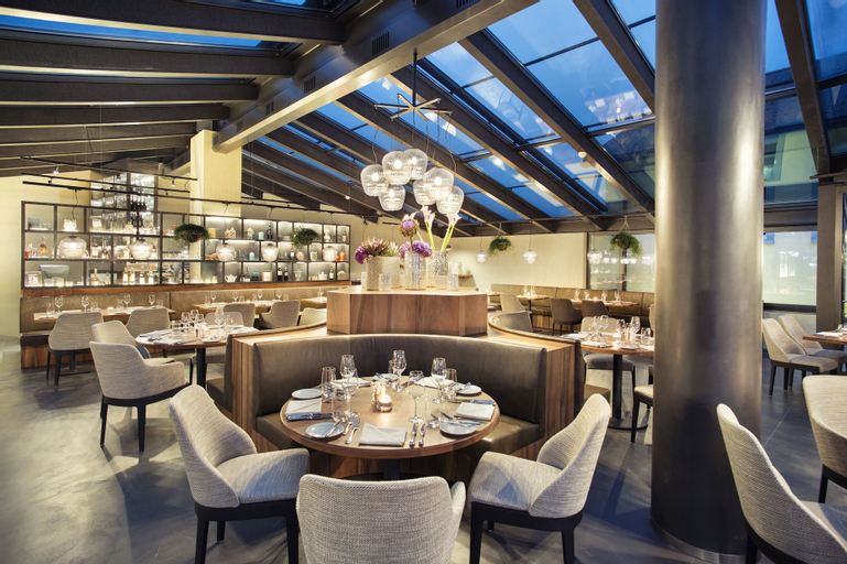 Food & Drinks 15