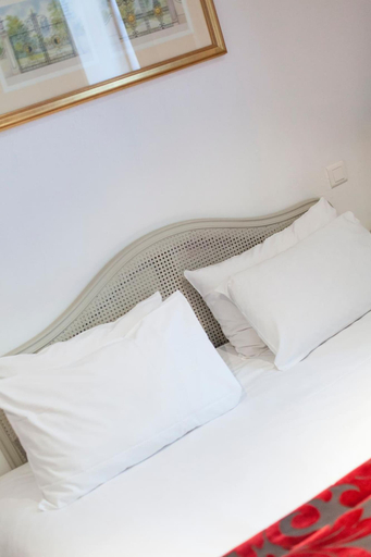 Bedroom 3, Hotel Athanor, Côte-d'Or
