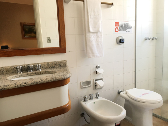 Bathroom 4, Cosmos Hotel, Caxias do Sul