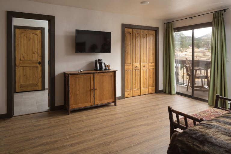 Others 5, The Landing at Estes Park - Riverside Retreat, Larimer