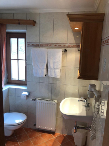 Bathroom 3, Landhotel Vordergrub, Kitzbühel