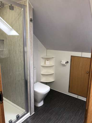 Bathroom 4, Karrawa Guest House, Orkney Islands