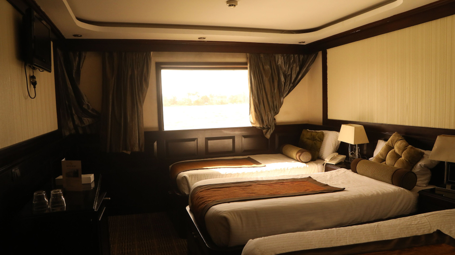 Bedroom, River Boat, Giza