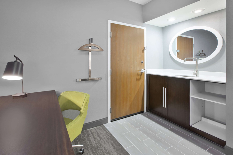 Bedroom 3, Hampton Inn & Suites Springboro/Dayton Area South, Warren