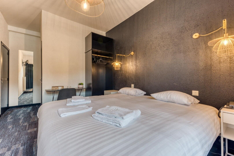 Bedroom 3, Hotel Mosa, Liège