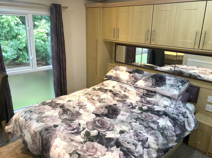 Bedroom 3, Gold Standard Caravan - SOUTH VIEW PARK, Lincolnshire
