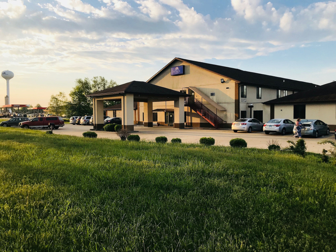 Exterior & Views 2, Pinckeyville Inn and Suites, Perry