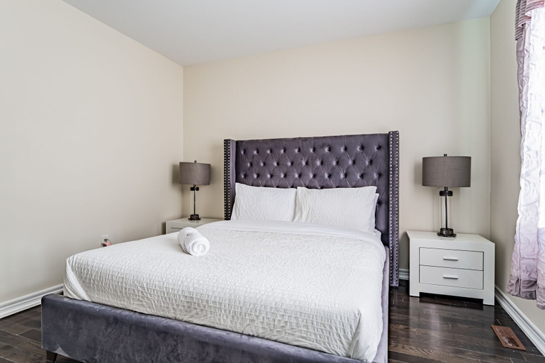 Bedroom 3, Lady Valentina Boutique Home, York