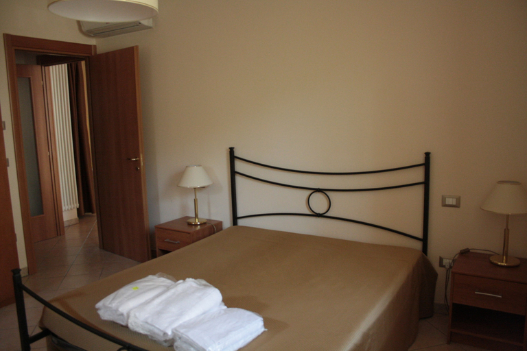 Bedroom 4, Residence Borgo Mondragon, Verona