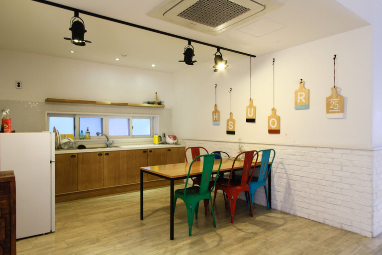 Others 4, 25 Hours Hotel, Busanjin