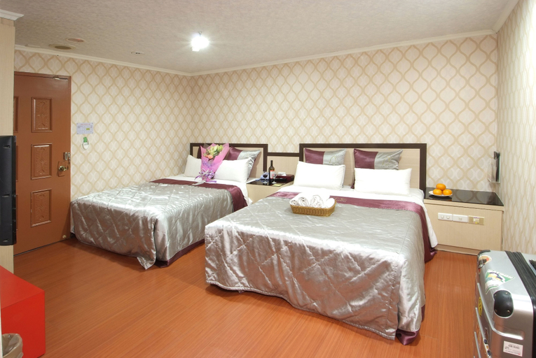 Bedroom 1, Left Bank Hotel, Hsinchu City