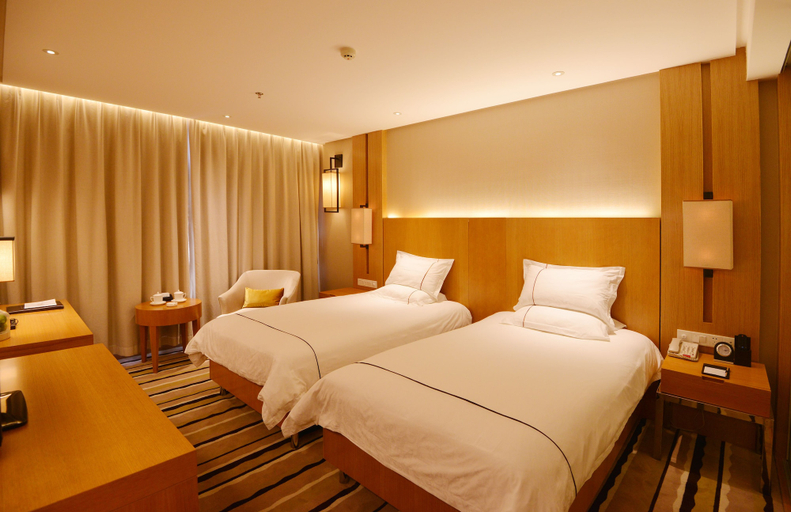 Bedroom 2, Qingdao Wushengguan Holiday Hotel, Qingdao