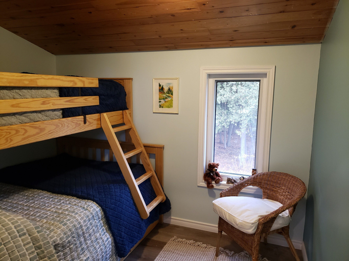 Bedroom 3, Rising Spirit Bed & Breakfast, Durham