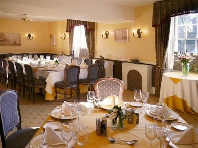 Food & Drinks 5, La Fleur de Lys, Dorset