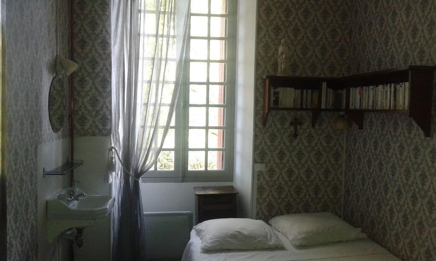 Bedroom 2, Chambres d'hôtes La Cure du Maine Charles, Charente