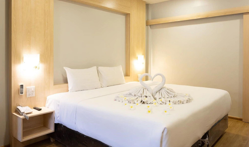 Bedroom 4, Basaya Beach Hotel & Resort, Pattaya
